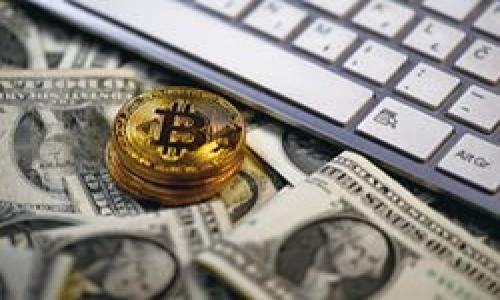 关于央行数字钱包是否可以出售USDT这一问题，首先需要明确央行数字货币的性质和功能。央行数字货币（CBDC）是由国家中央银行发行的数字货币，通常是法定货币的数字版本。USDT（Tether）是一种与美元挂钩的稳定币，属于加密货币的范畴。因此，央行数字钱包与USDT之间存在一定的架构和政策上的区别。

### 央行数字钱包的基本概念

央行数字钱包是由中央银行推出的一种数字支付工具，目的是为提高支付效率、降低现金流通成本、增强金融系统稳定性等。用户可以通过这款数字钱包进行消费、支付以及理财等功能，但它主要是以国家法定货币为基础。

### USDT的特性及用途

USDT（Tether）是一种加密稳定币，它的价值与美元钉住，使其在加密货币市场中被广泛使用。用户可以将USDT用于交易、投资，或者通过不同平台进行兑换。

### 央行数字钱包与USDT之间的关系

目前来看，央行数字钱包的设计宗旨并不包括支持加密货币如USDT的交易、转换或出售。这是因为央行数字货币主要关注的是法定货币的电子化和安全性，而加密货币则受不同法律框架管理，且波动性较高。

### 可能的未来发展

尽管当前央行数字钱包不能直接出售USDT，未来随着法律、制度的变化，可能会出现央行数字钱包整合部分加密资产服务的方向。但这需要监管政策的配合，以及中央银行对加密资产的进一步研究。

### 结论 

综上所述，央行数字钱包目前并不支持售卖USDT。对于想要参与加密货币交易的用户，仍需要依靠专业的加密货币交易所来进行相关操作。

如果您对央行数字钱包或者加密货币有更多的疑问，可随时提出！